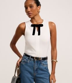 Blusa em Ribana com Laço e Recorte Frontal