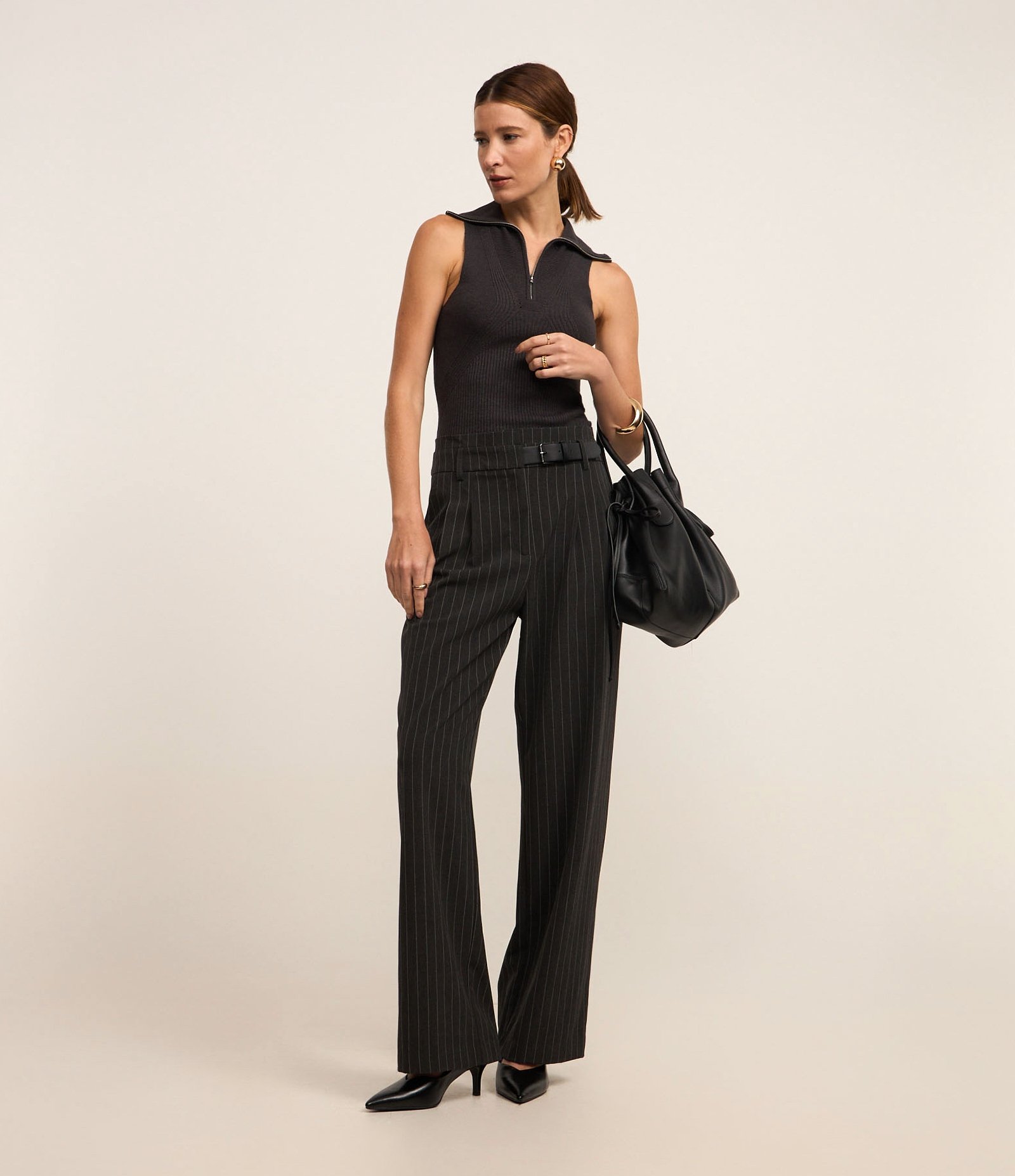 Blusa Texturizada em Tricô com Zíper na Gola Dobrável Preto 2