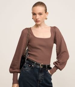 Suéter Canelado em Tricô com Furos na Manga Bufante