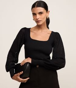 Suéter Canelado em Tricô com Furos na Manga Bufante