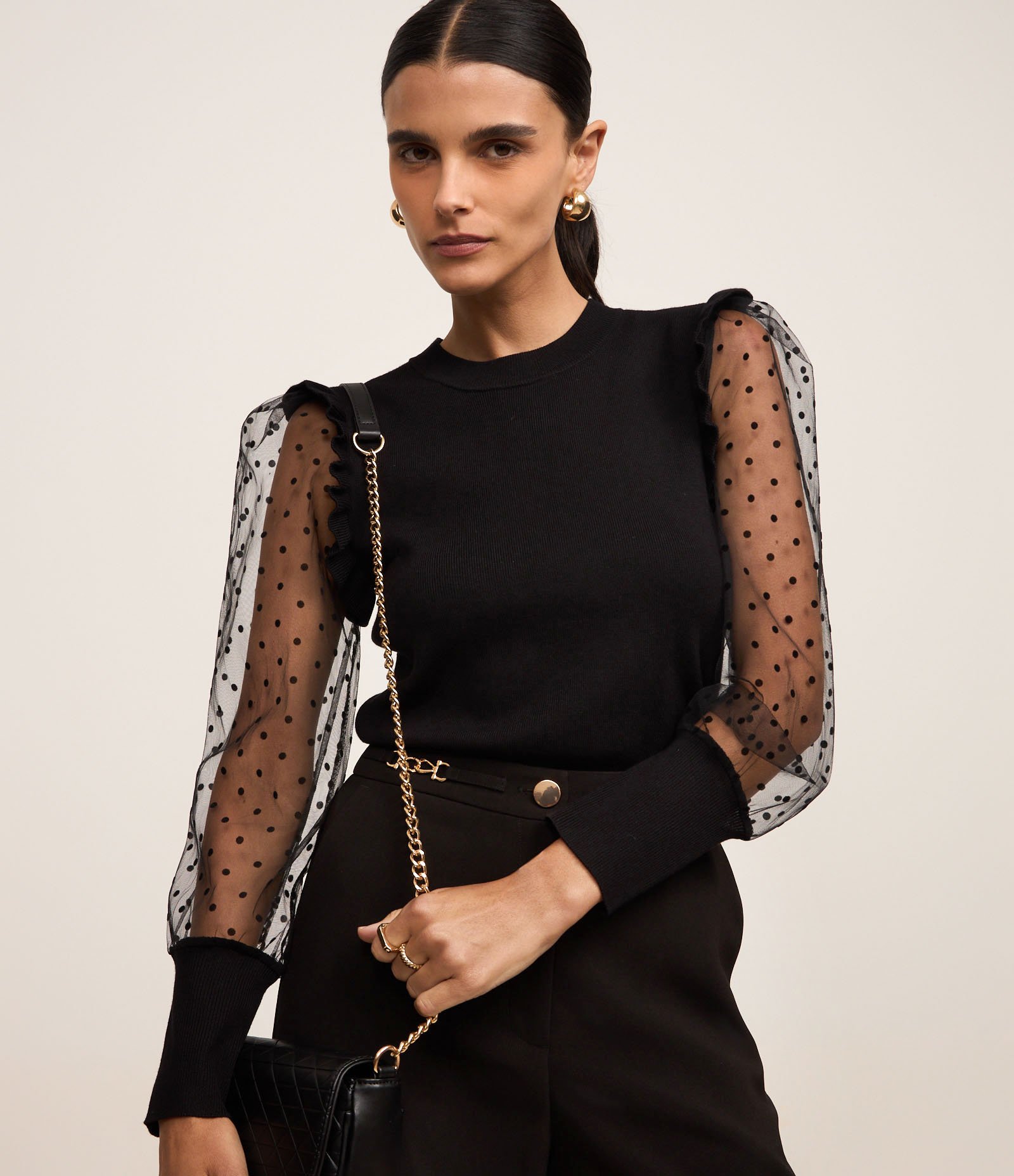 Blusa em Tricô com Poá na Manga Transparente Preto 1