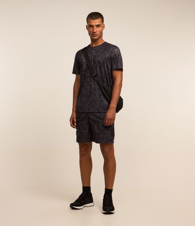 Camiseta Esportiva em Tecnologia Dry com Estampa Marmoriza