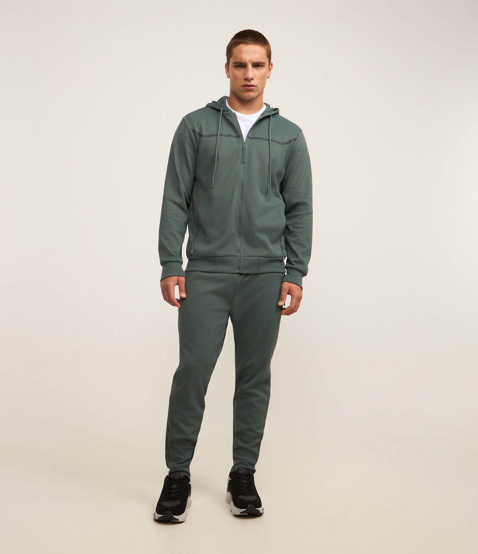 Casaco Esportivo Texturizado com Listra Refletiva e Gola com Capuz Verde 2