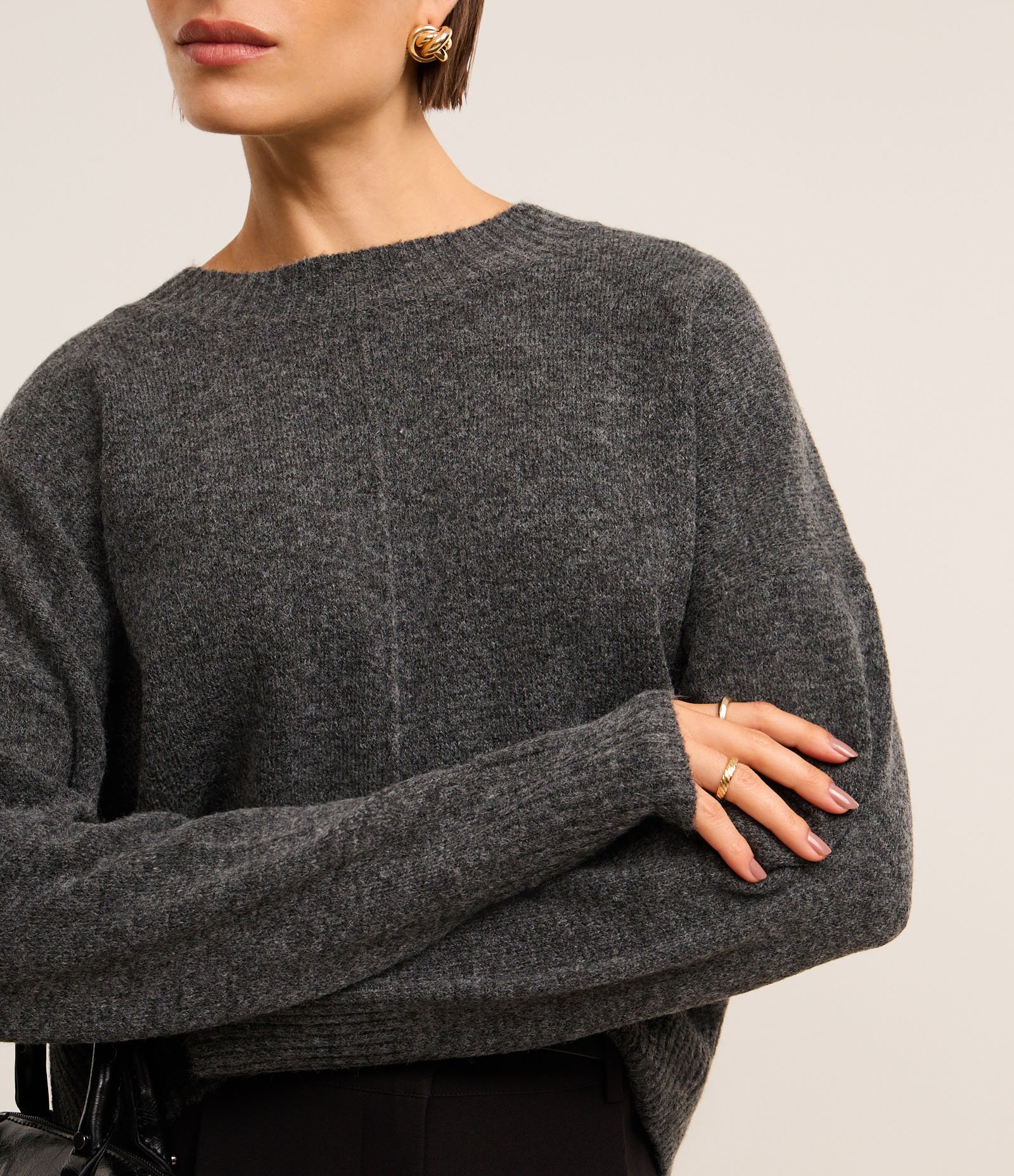 Suéter em Tricô de Fundo Mescla com Friso Cinza 3