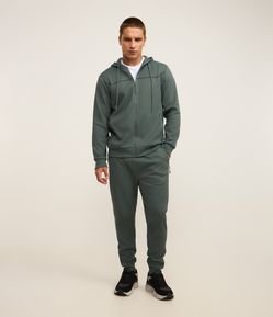 Calça Esportiva em Tecido Texturizado com Zíper nos Bolsos