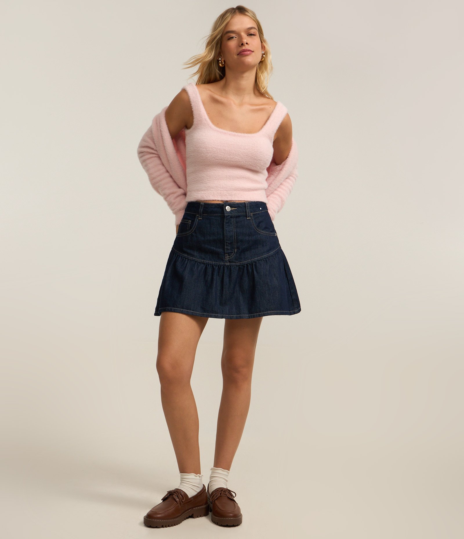 Regata Cropped em Tricô com Pelinhos Rosa 2