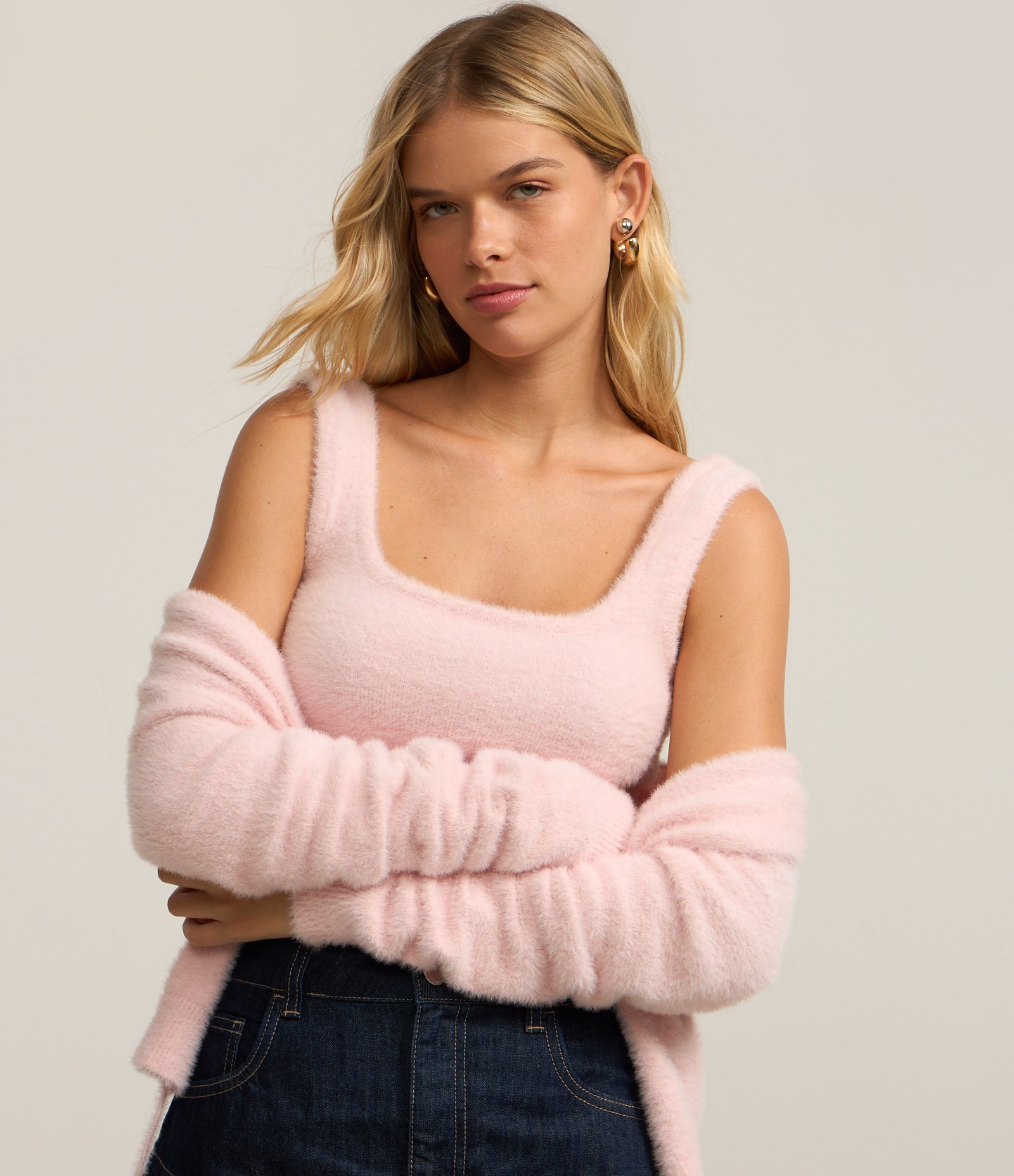 Regata Cropped em Tricô com Pelinhos Rosa 3