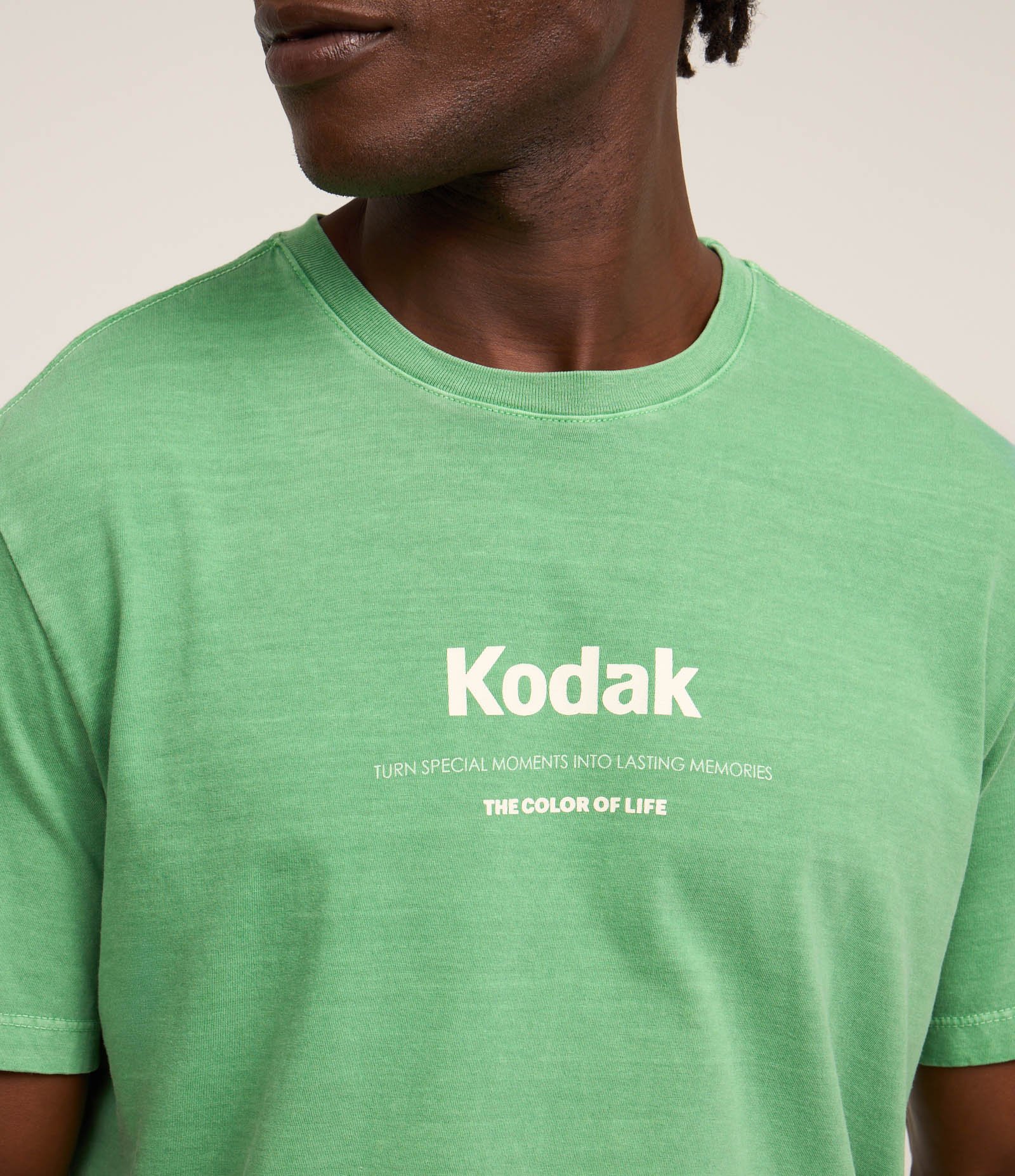 Camiseta Comfort em Algodão com Estampa Kodak e Paradise Verde 4