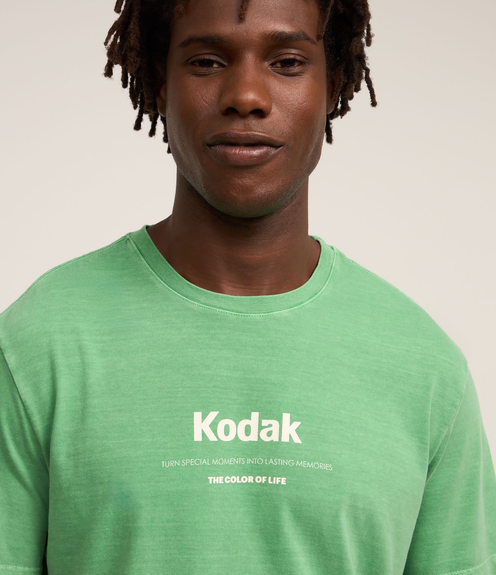 Camiseta Comfort em Algodão com Estampa Kodak e Paradise Verde 6