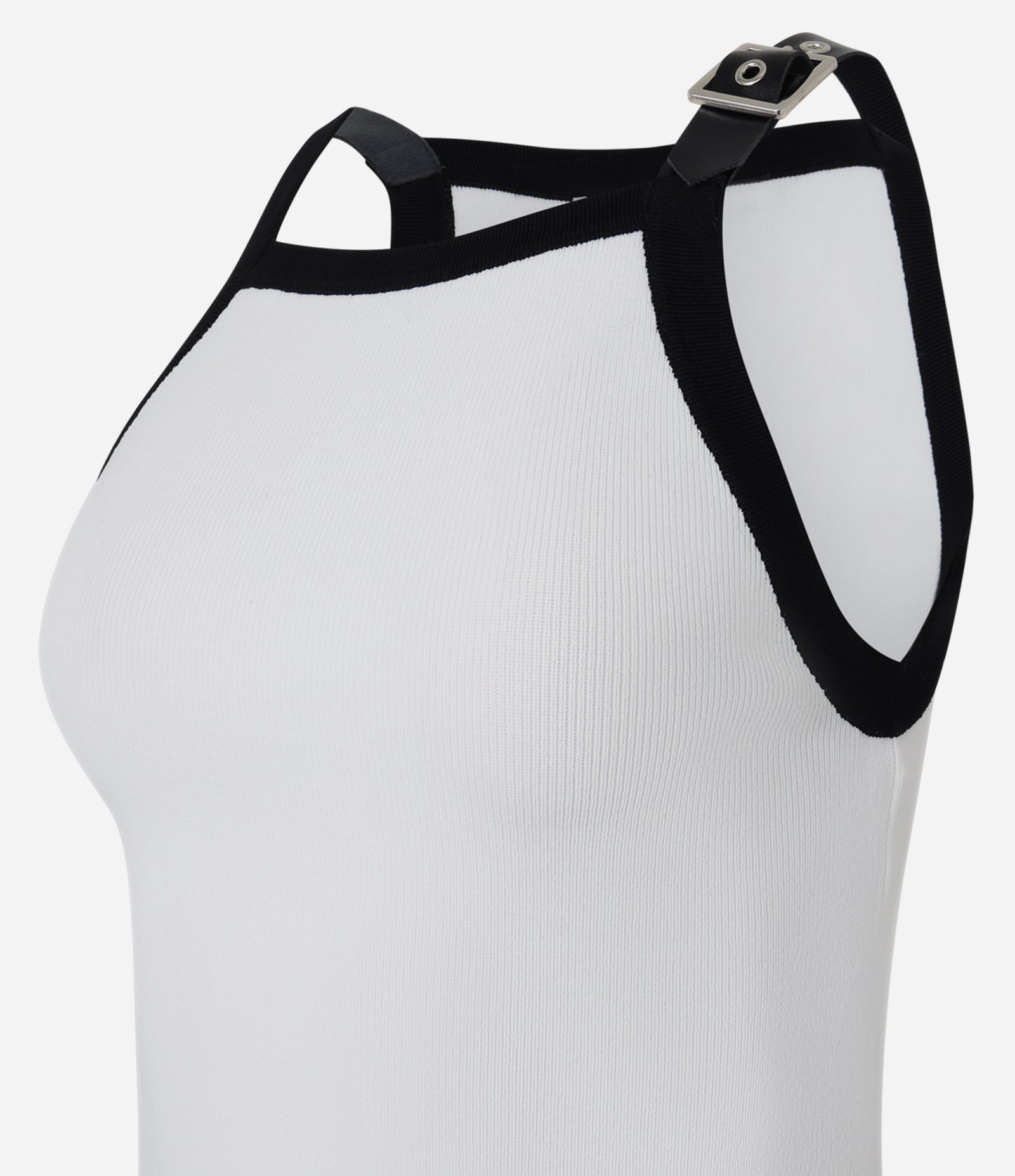 Blusa em Tricô com Fivela na Alça Fina Contrastante Branco 6