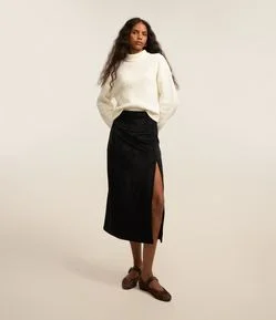Saia New Midi em Suede Transpassada e com Fenda
