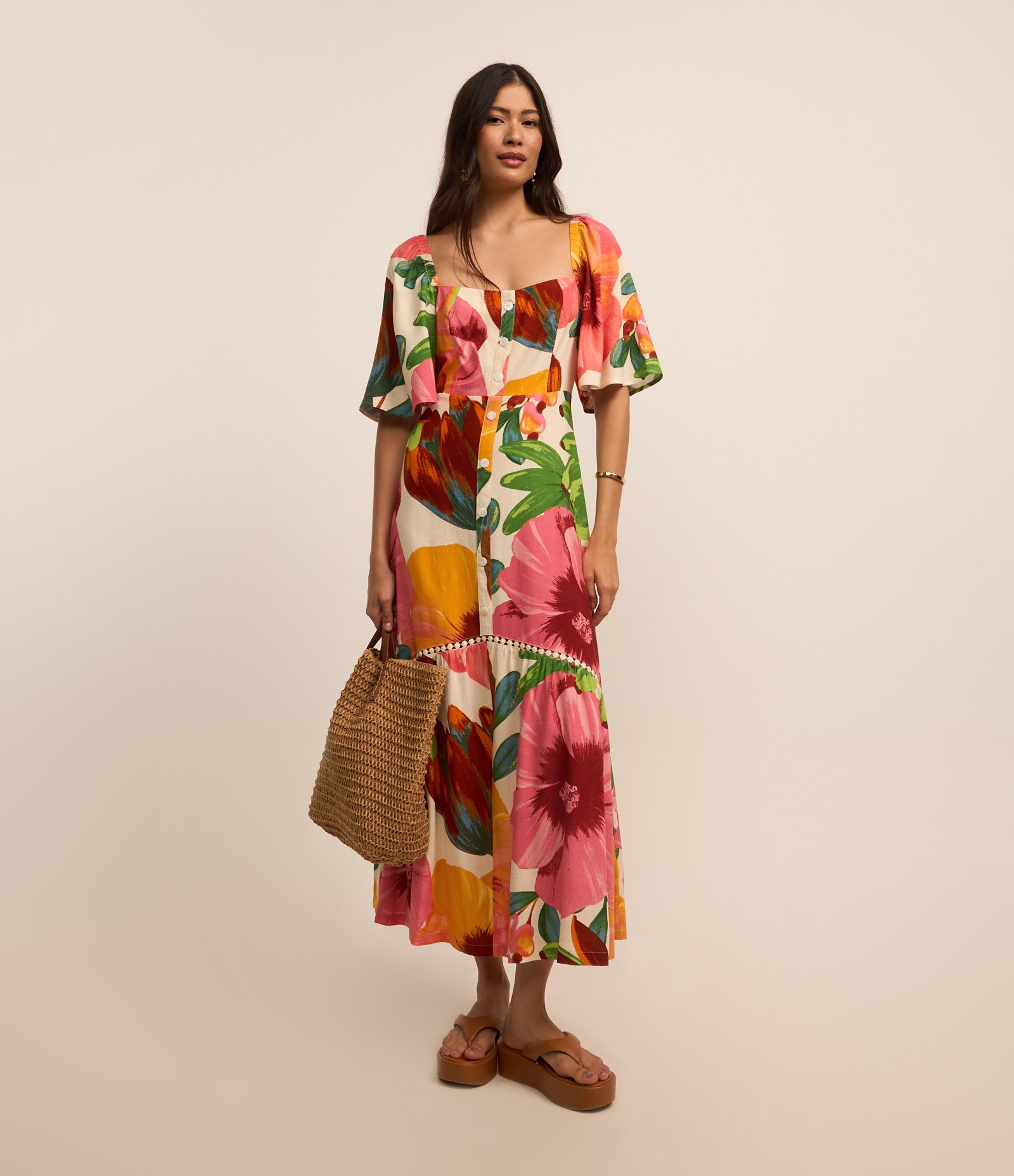 Vestido Long Midi Evasê em Viscolinho com Aviamento na Barra e Estampa Floral Multicores 1