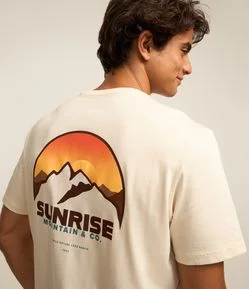 Camiseta Comfort em Algodão com Estampa de Pôr do Sol