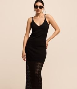 Vestido Longo em Ribana com Saia Rendada Geométrica