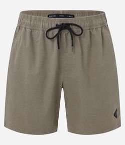 Bermuda em Microfibra Textura Lavada e Cós Elástico