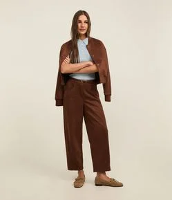 Blusa Canelada em Tricô com Gola Polo