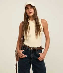 Blusa Canelada em Tricô com Gola Polo