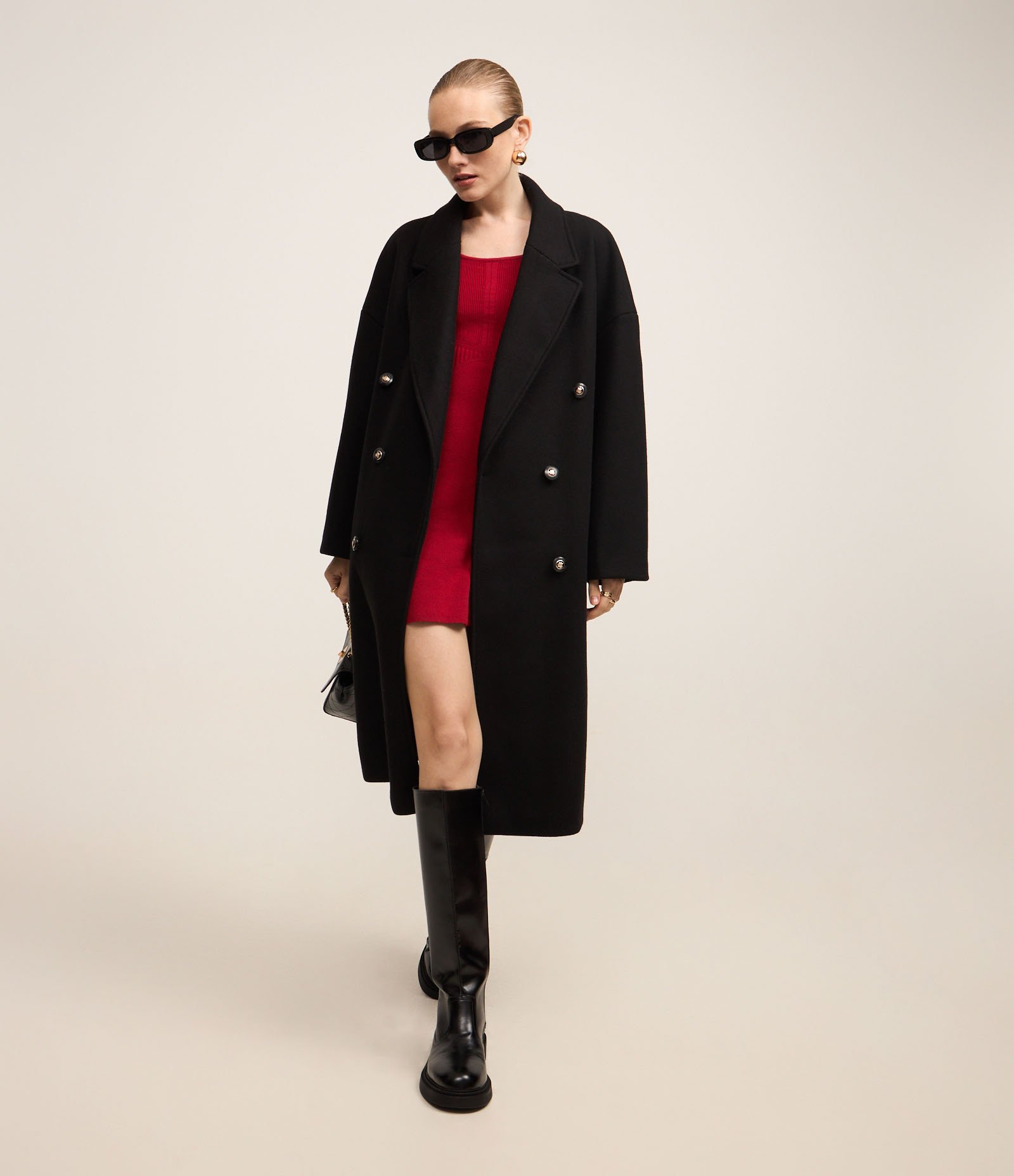 Vestido Curto em Tricô Canelado com Decote Quadrado 2