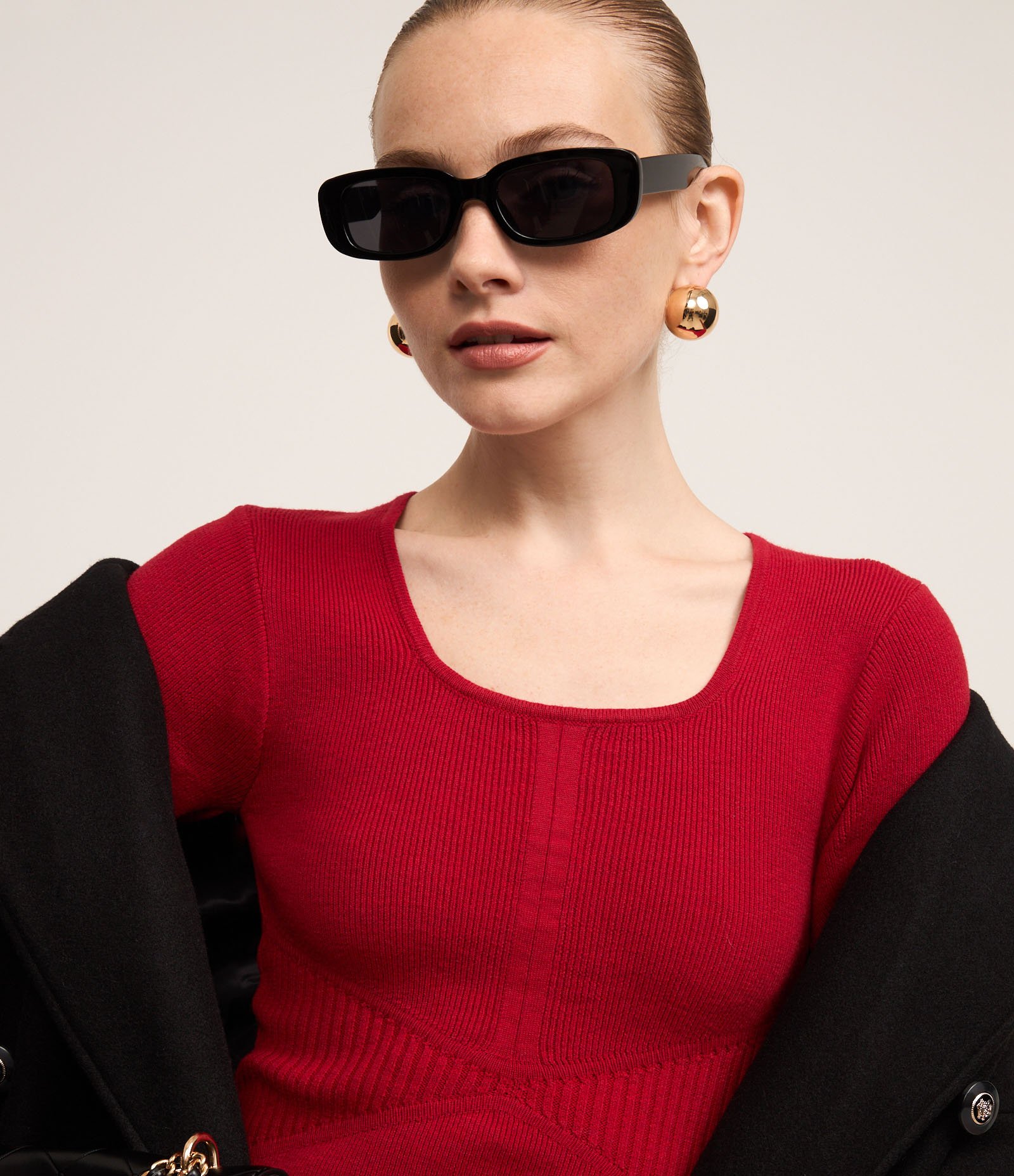 Vestido Curto em Tricô Canelado com Decote Quadrado 5