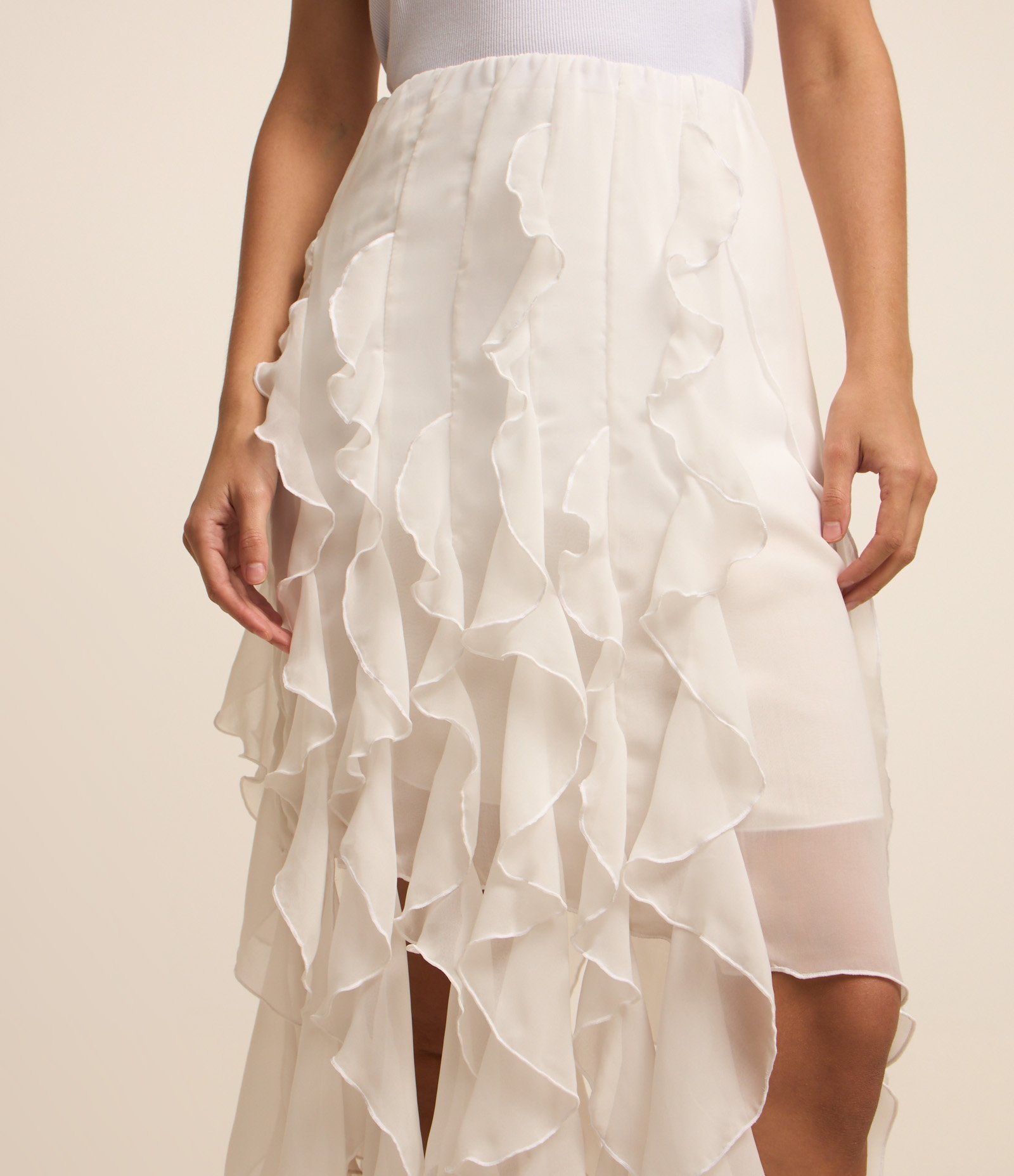 Saia Midi em Chiffon com Pontas Onduladas Branco 4