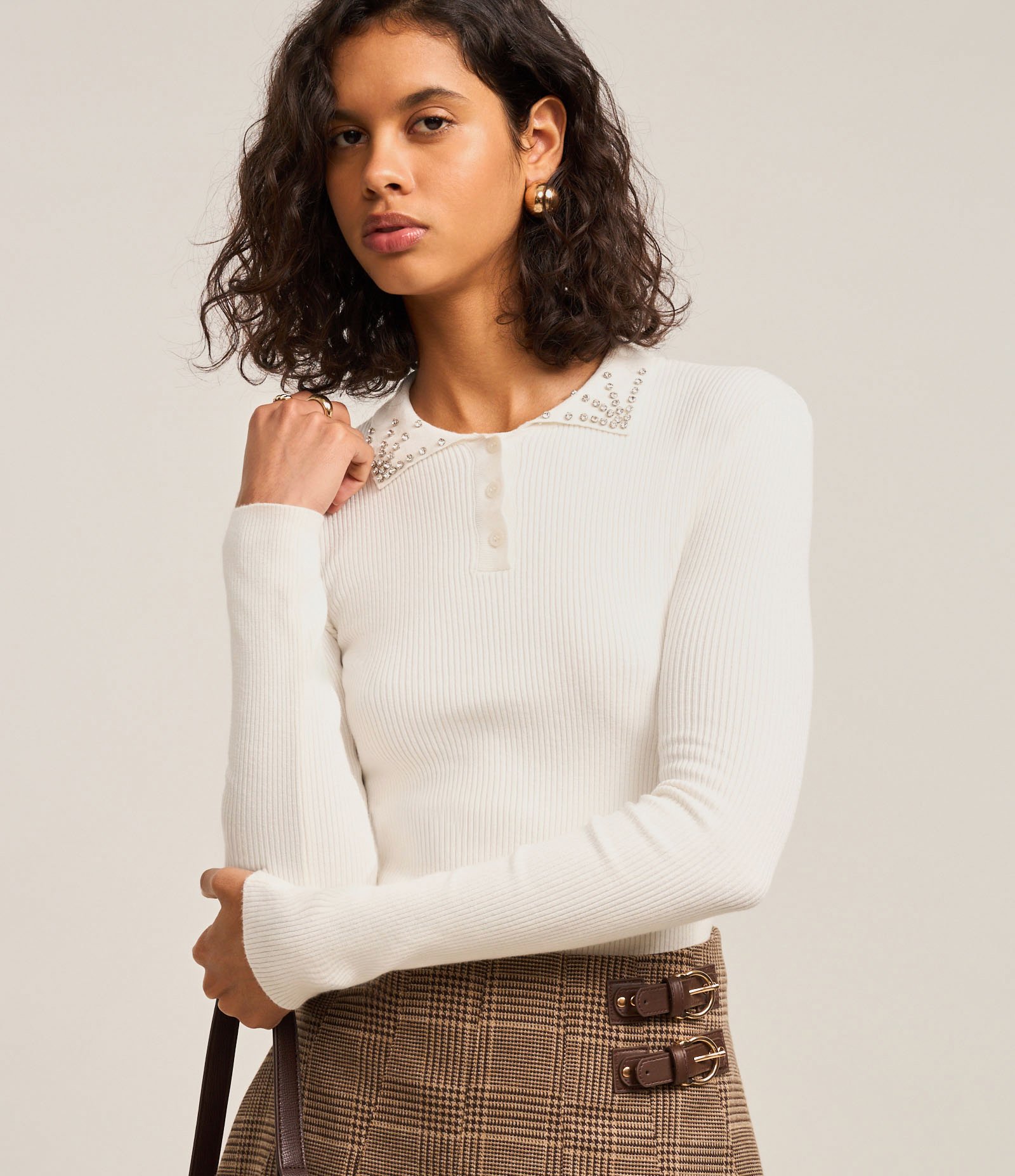 Blusa em Tricô com Pedrarias de Strass na Gola Polo Branco 1