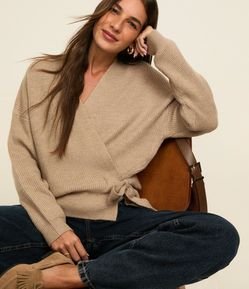 Suéter em Tricô com Transpasse com Amarração