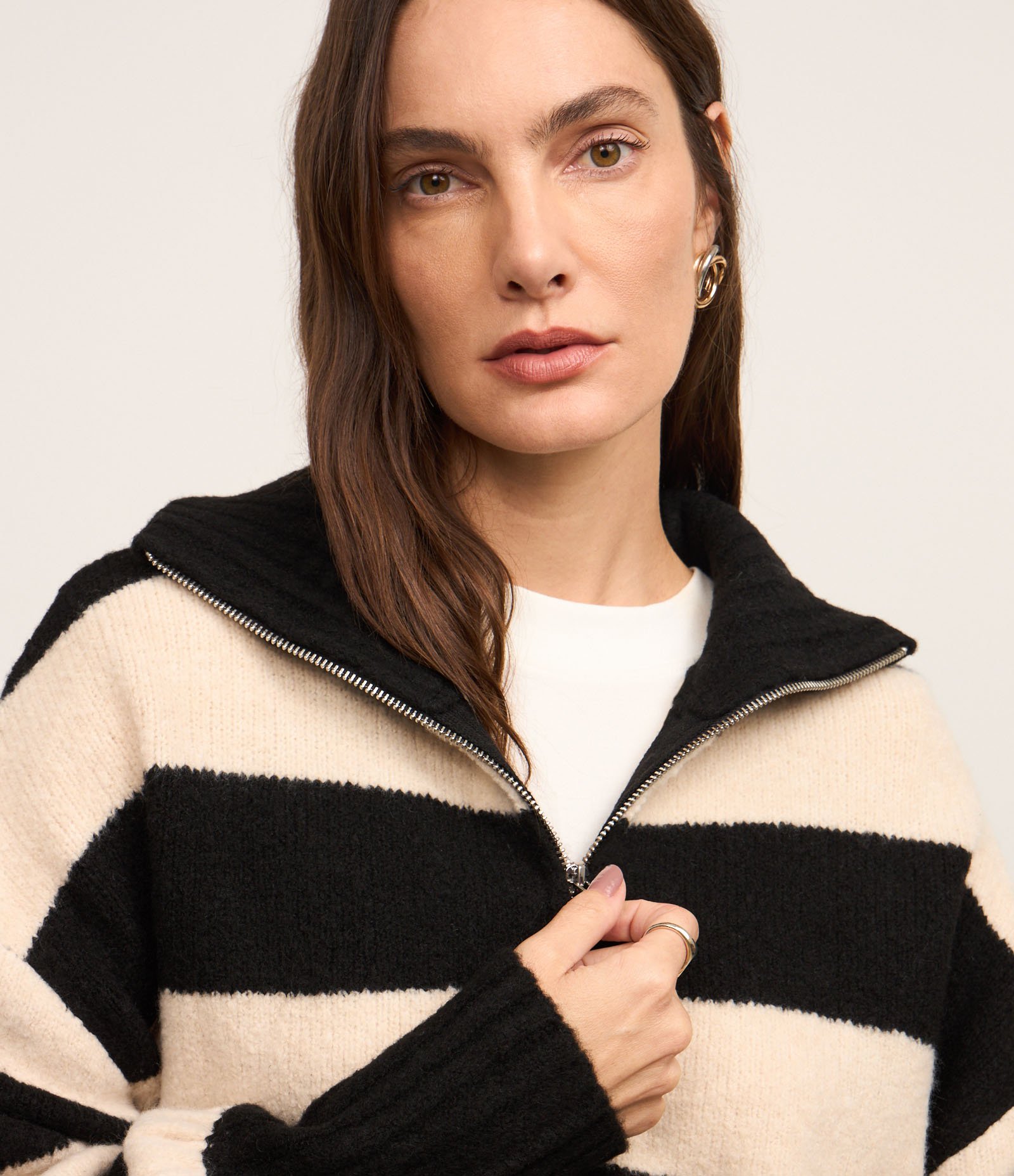 Cardigan em Tricô com Punho e Listras Largas Bege/Preto 6