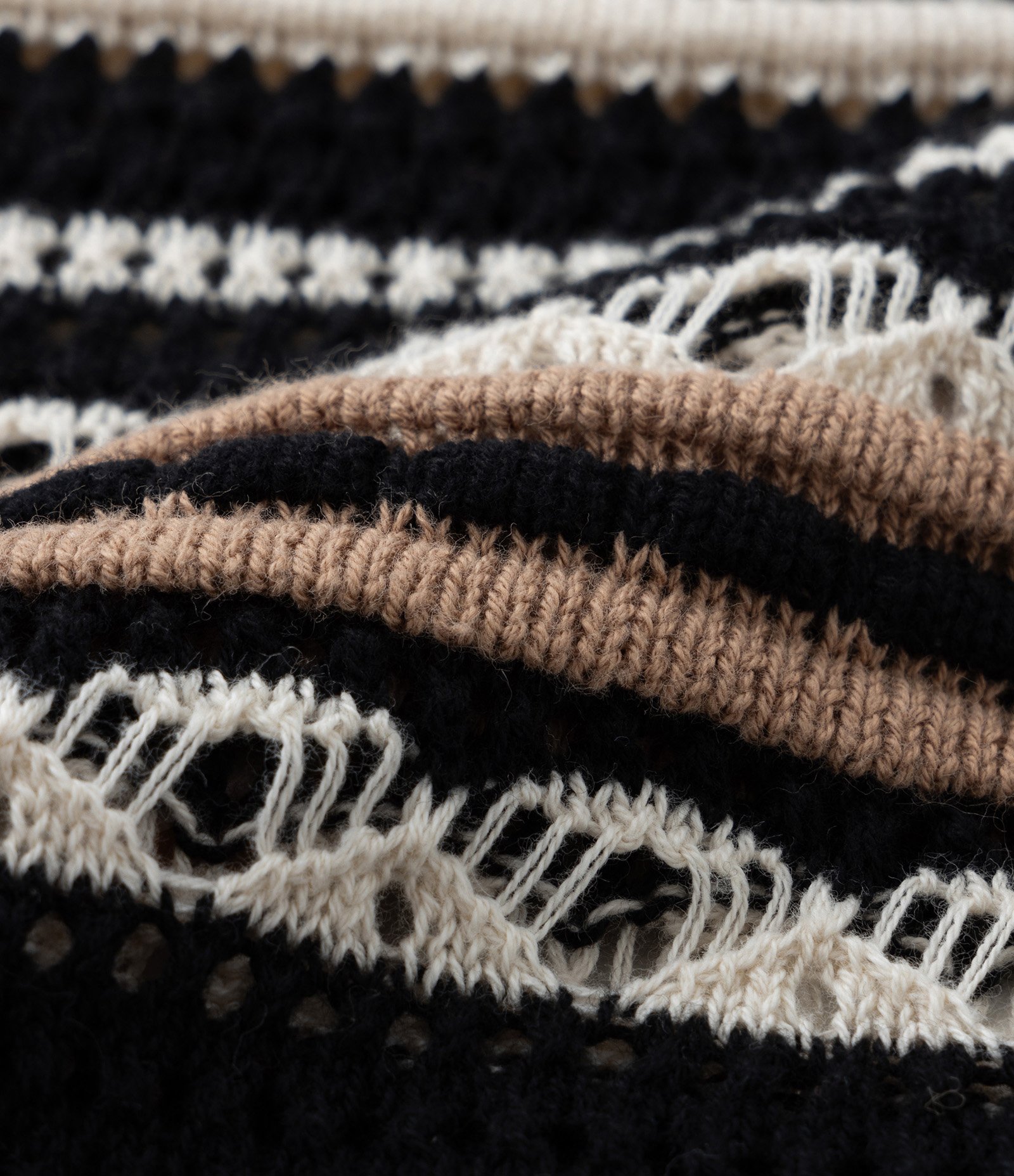 Blusa em Tricô Listrado com Manga Bufante Curve & Plus Size Preto/Marrom/Off White 6