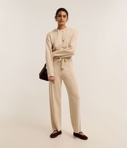 Calça Wide Leg em Tricô com Cós de Ribana e Frisos