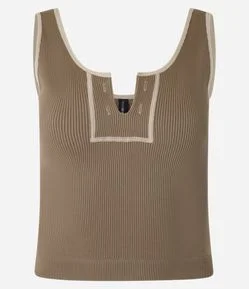 Blusa Seamless com Recorte V e Detalhes Contrastantes