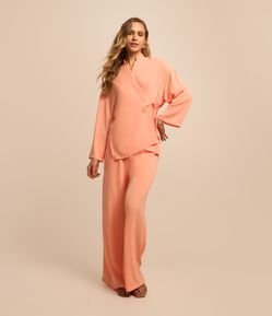 Calça Reta Fluida em Crepe com Elástico no Cós