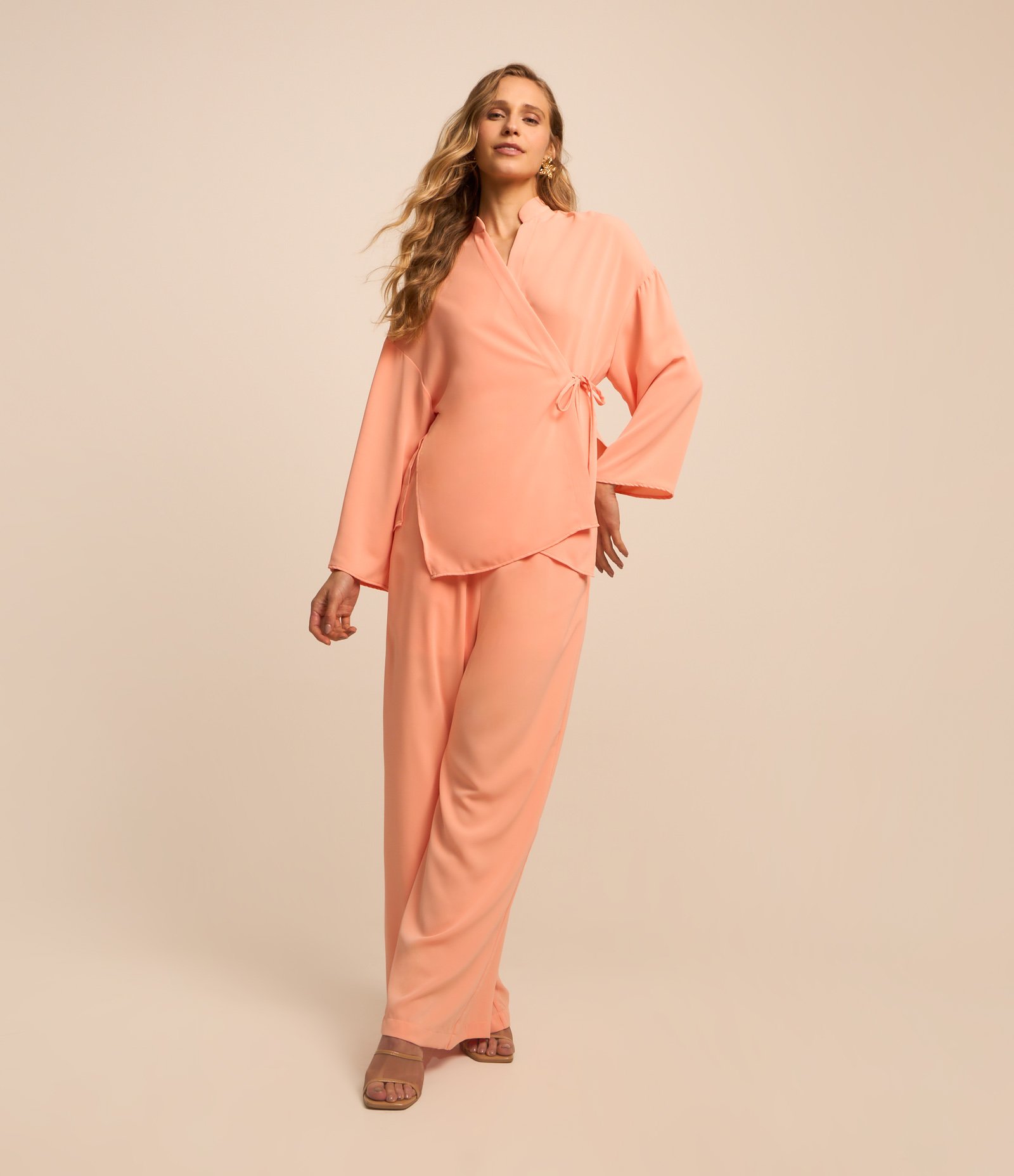 Camisa em Crepe com Decote Transpassado Laranja 2