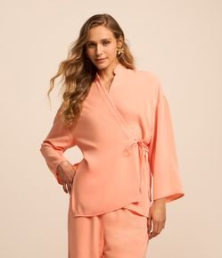 Camisa em Crepe com Decote Transpassado