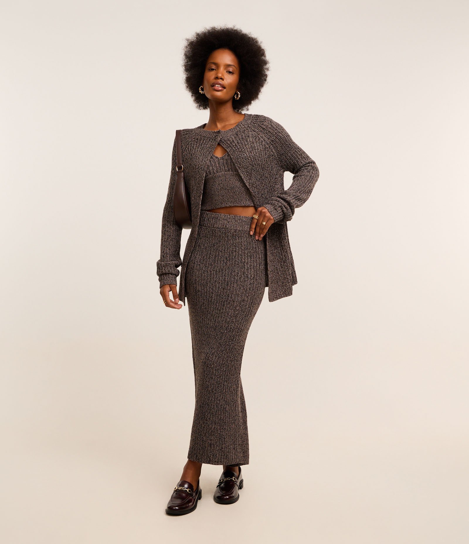 Saia Midi em Tricô com Cintura Alta e Fio Metalizado Cinza 1