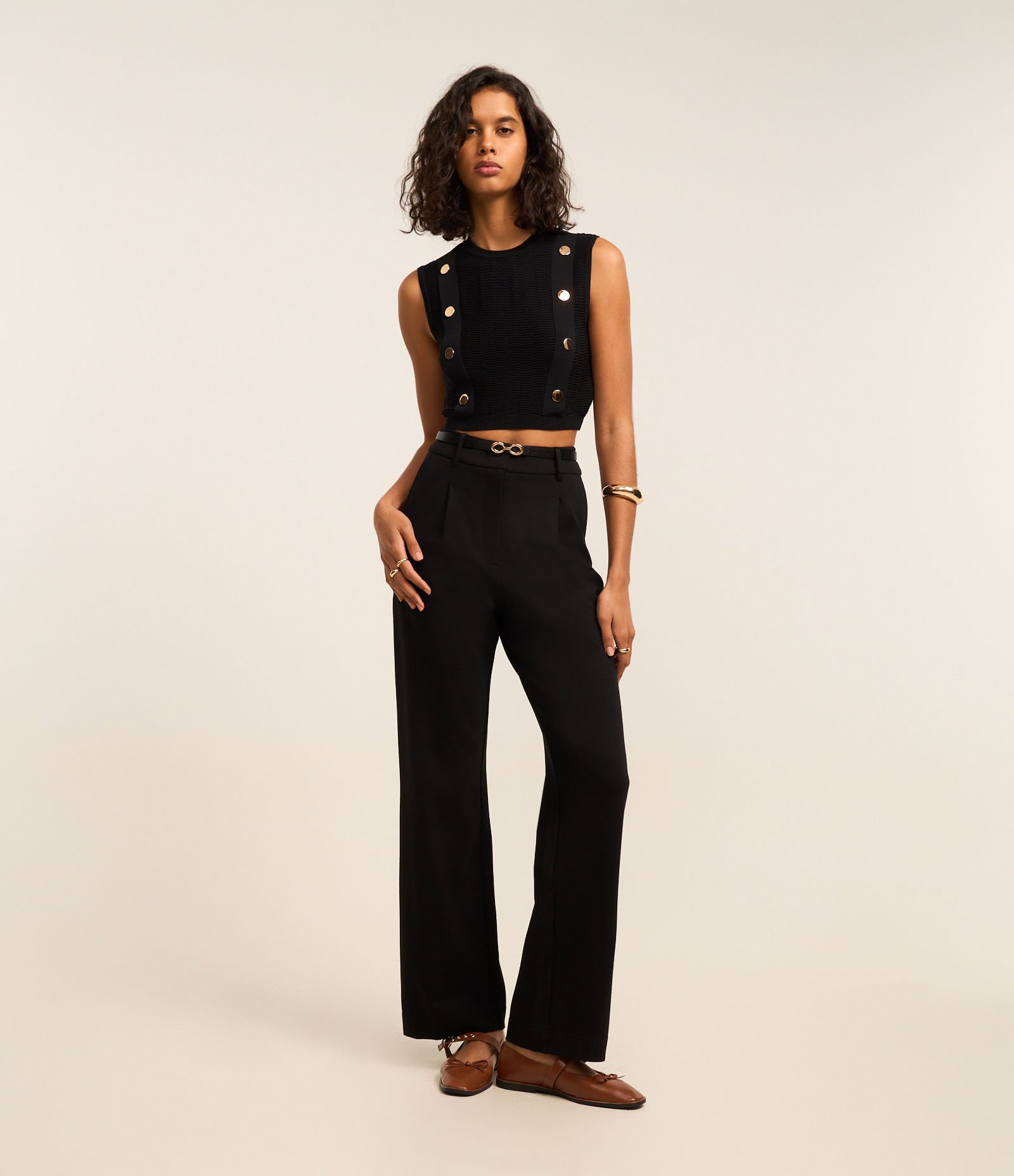 Blusa sem Manga em Tricô com Faixas Frontais e Botões Preto 2