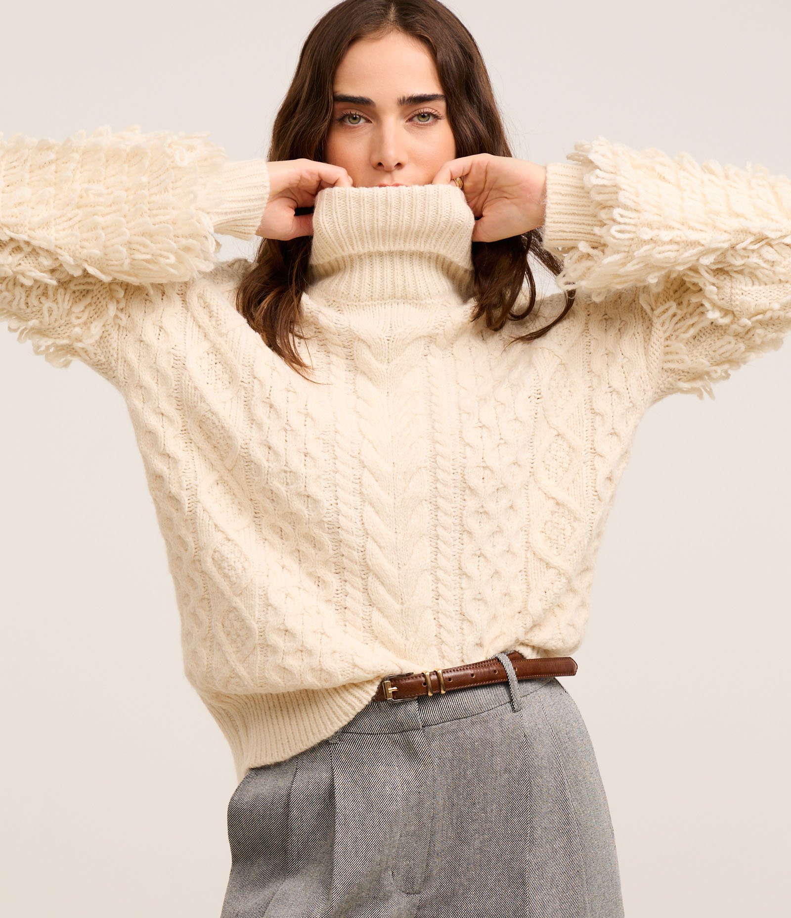 Suéter em Tricô com Mix de Pontos e Gola Alta Bege 5
