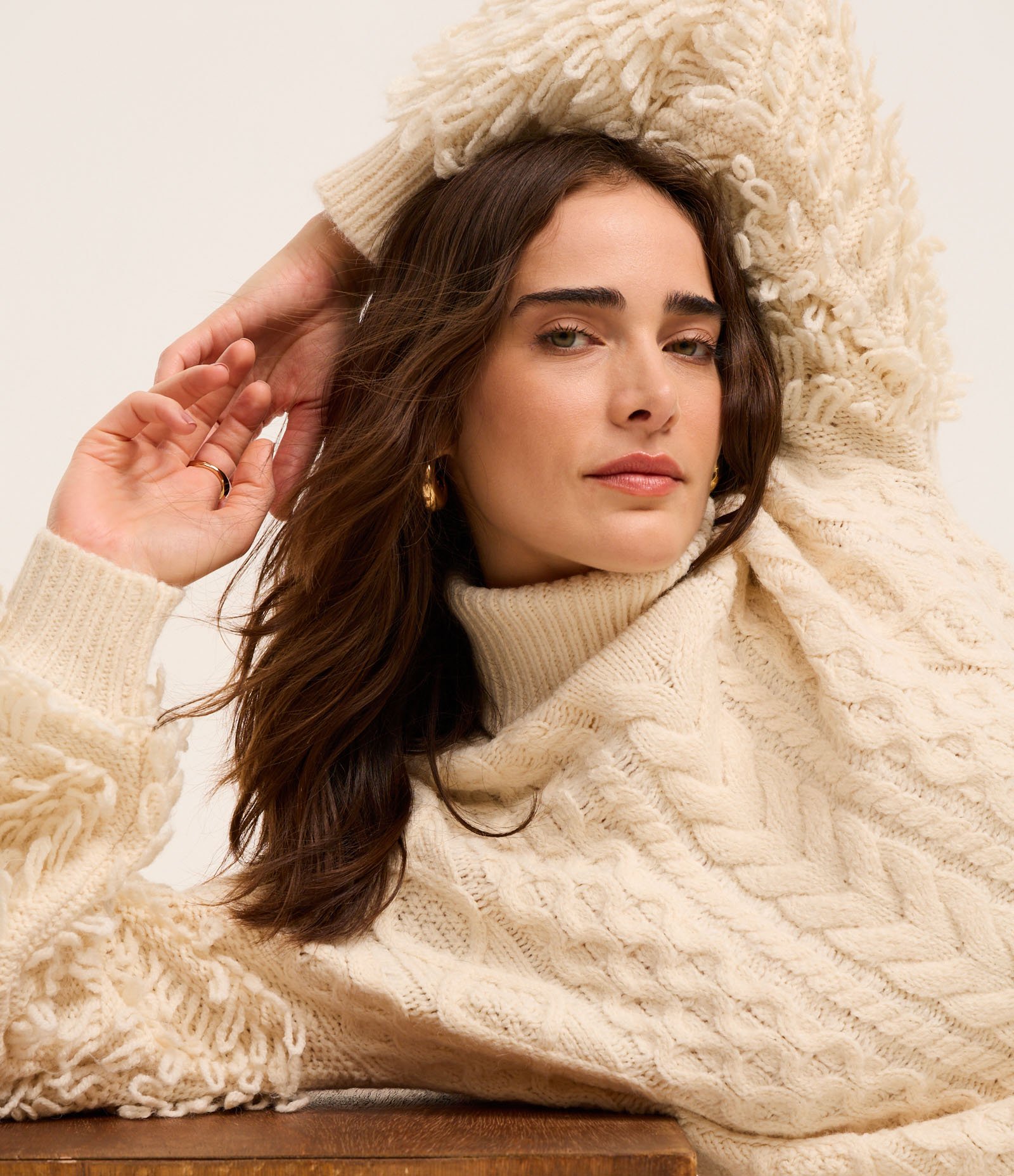 Suéter em Tricô com Mix de Pontos e Gola Alta Bege 8