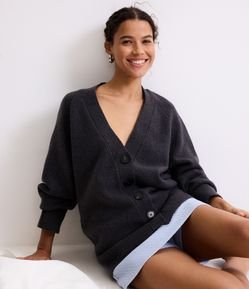 Cardigan Oversized em Tricô com Caimento Pesado