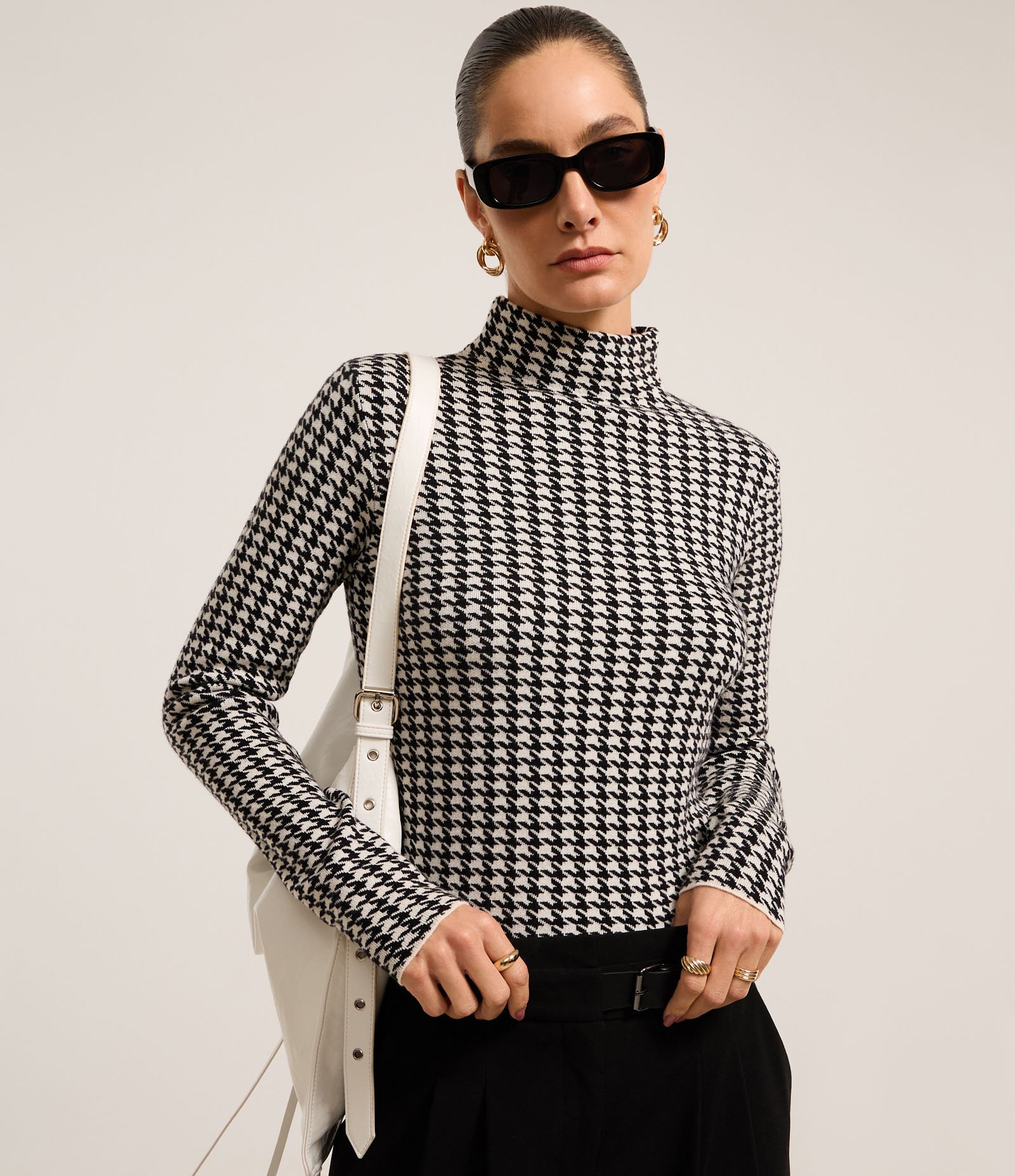 Suéter em Jacquard com Gola Alta e Estampa Pied de Poule Preto 1