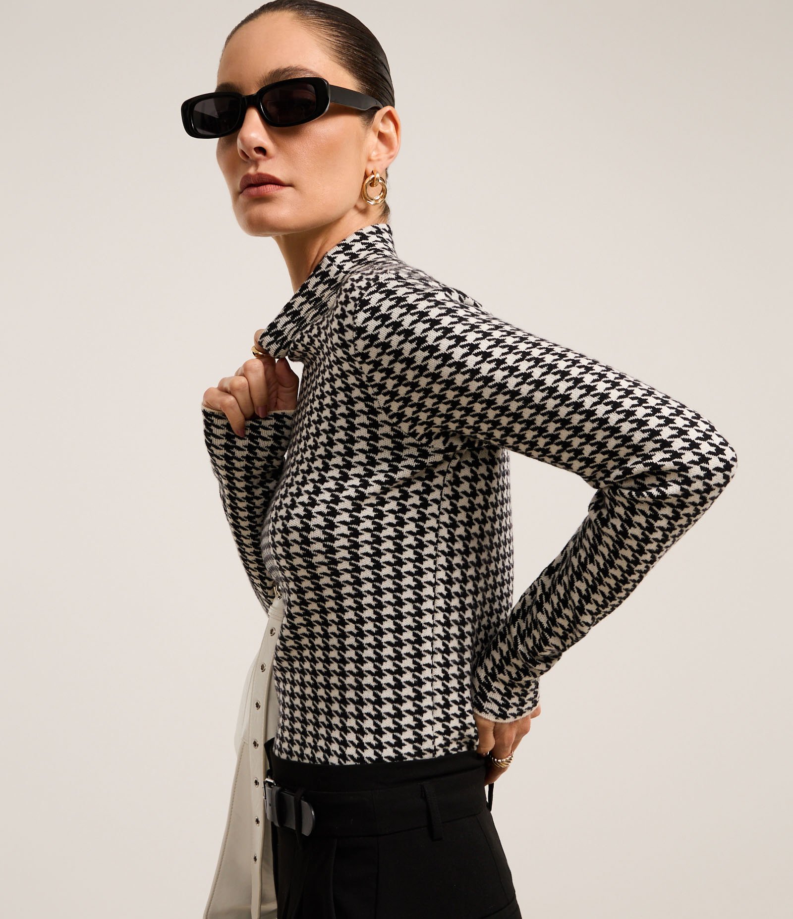 Suéter em Jacquard com Gola Alta e Estampa Pied de Poule Preto 3