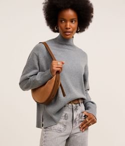 Suéter em Tricô com Gola Alta e Detalhes Canelados