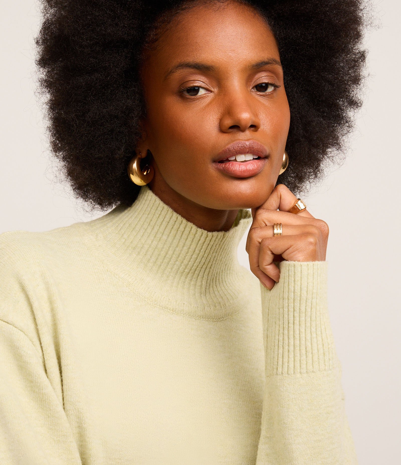 Suéter em Tricô com Gola Alta e Detalhes Canelados Verde 3