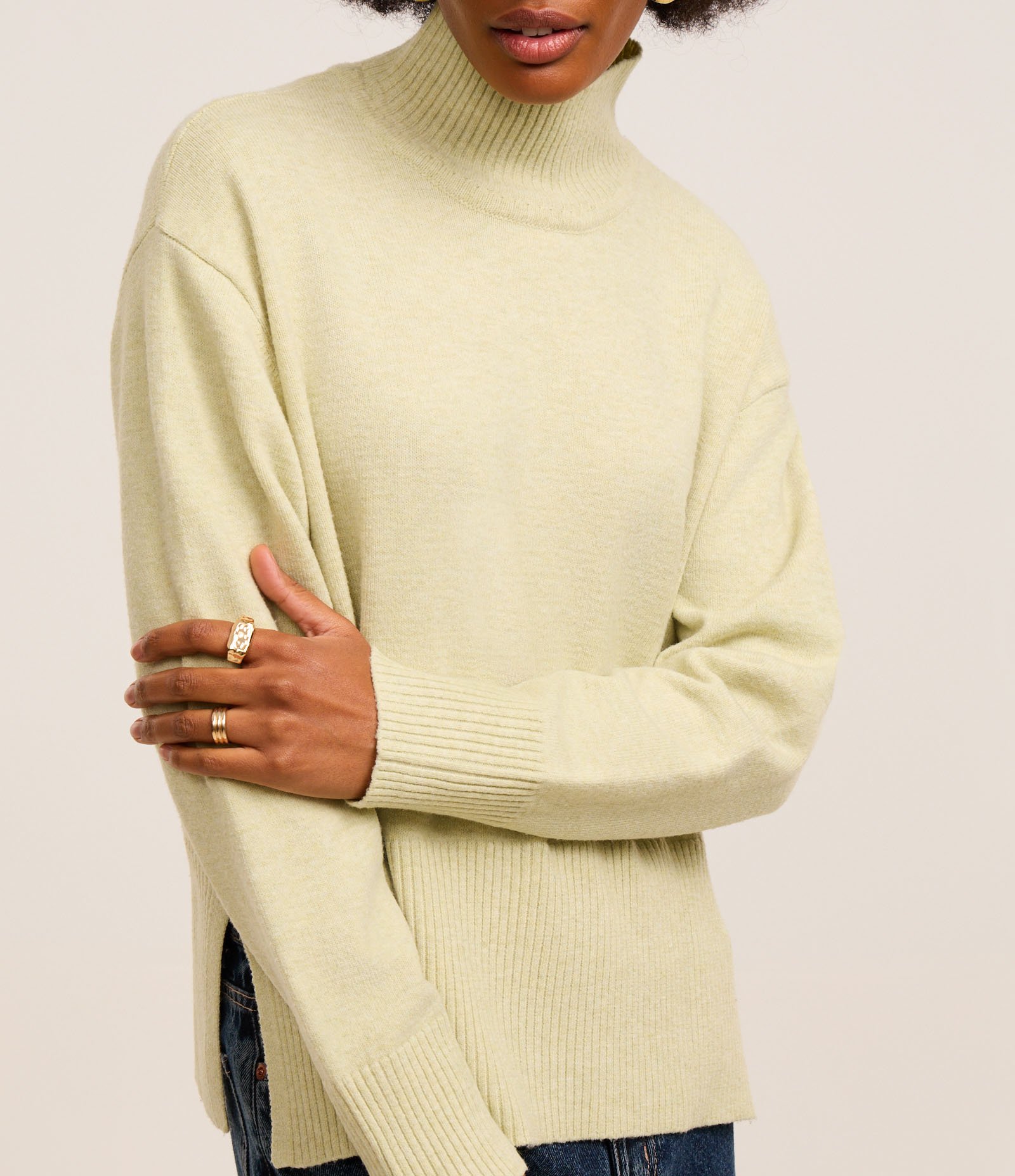 Suéter em Tricô com Gola Alta e Detalhes Canelados Verde 5