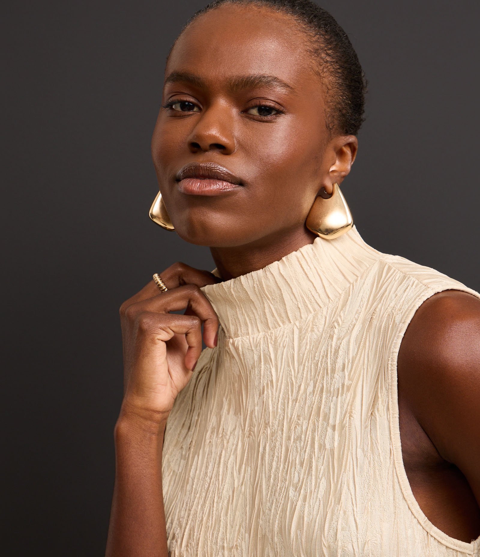 Blusa de Textura Jacquard com Barra Assimétrica Bege 2