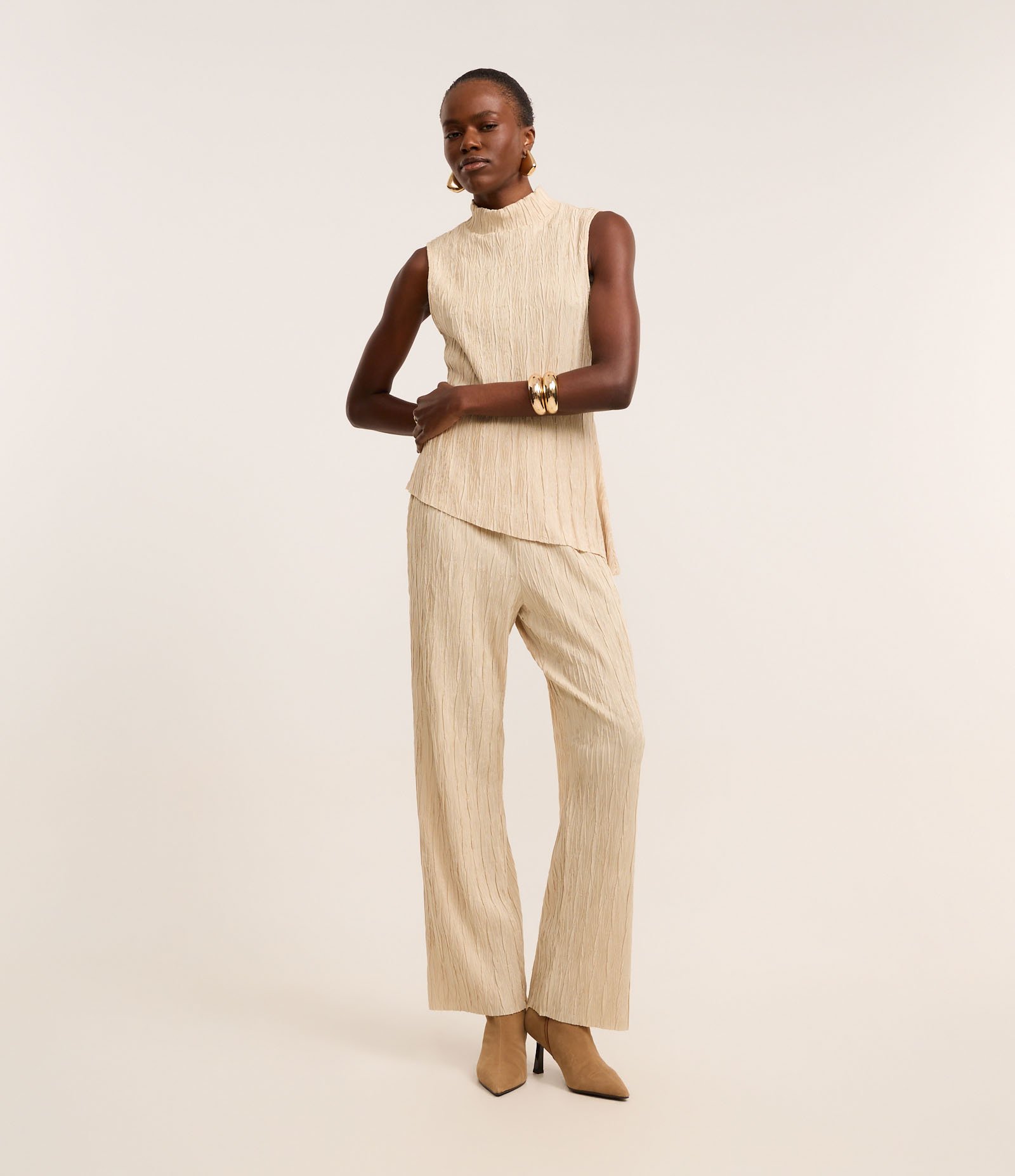 Blusa de Textura Jacquard com Barra Assimétrica Bege 4