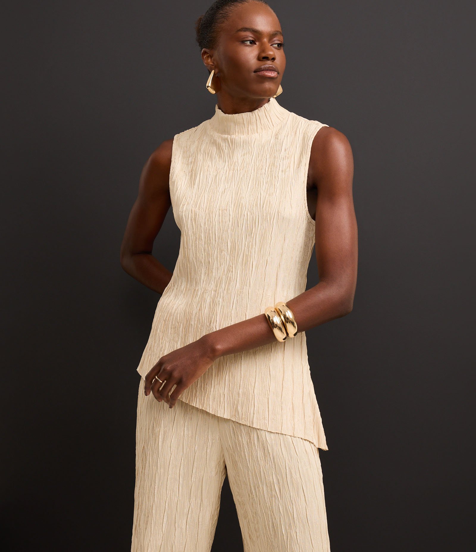 Calça Reta Cintura Alta com Textura Jacquard Bege 5