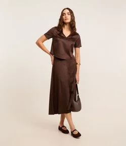 Saia Evasê New Midi em Suede com Recortes e Cintura Alta