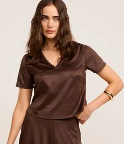 Blusa em Suede com Decote V
