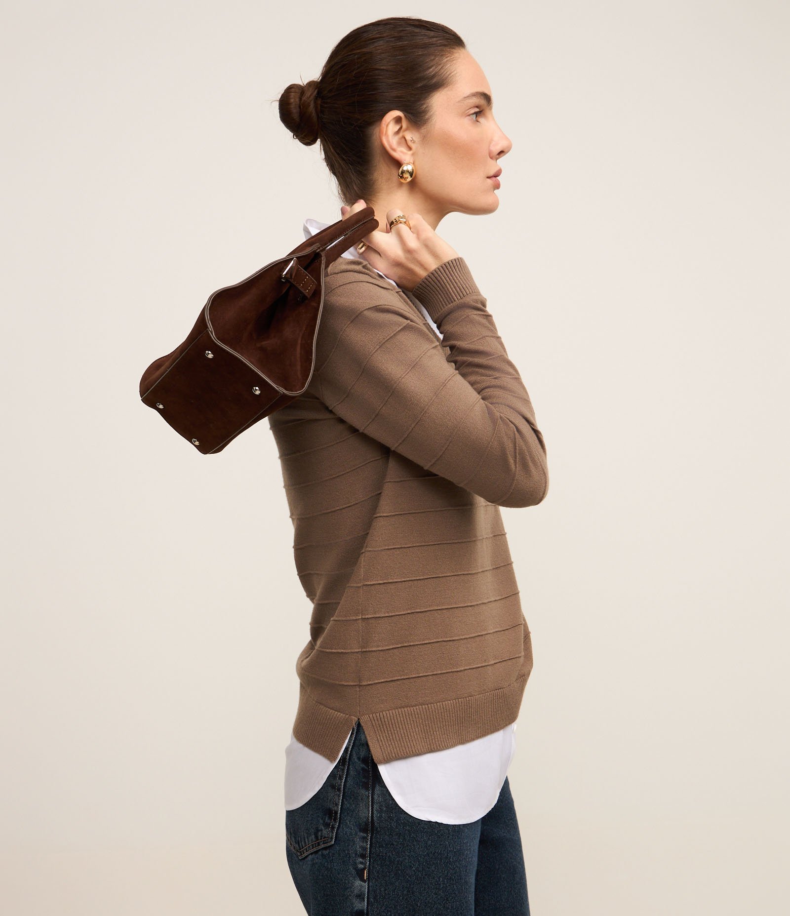 Blusa Texturizada em Tricô Leve com Barra e Gola de Camisa Bege 3