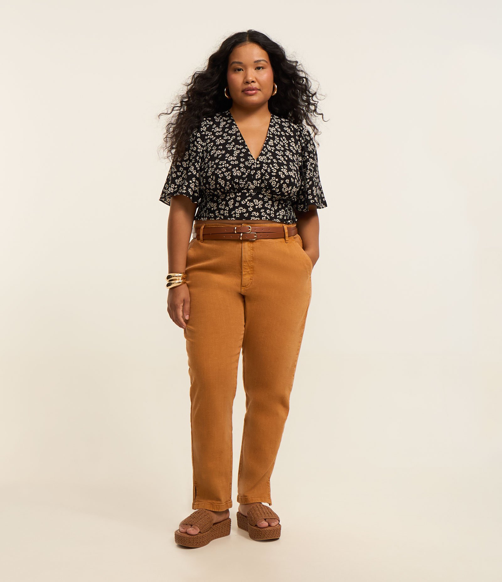 Calça Skinny em Sarja com Bolso Embutido Curve & Plus Size Caramelo 1